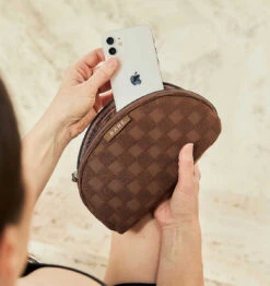 BAHE Essential Pouch - Cinnamon 20 BAHE Essential Pouch - Cinnamon -Fitness Supplies Store BAHE Essential Pouch Cinnamon Lifestyle 04