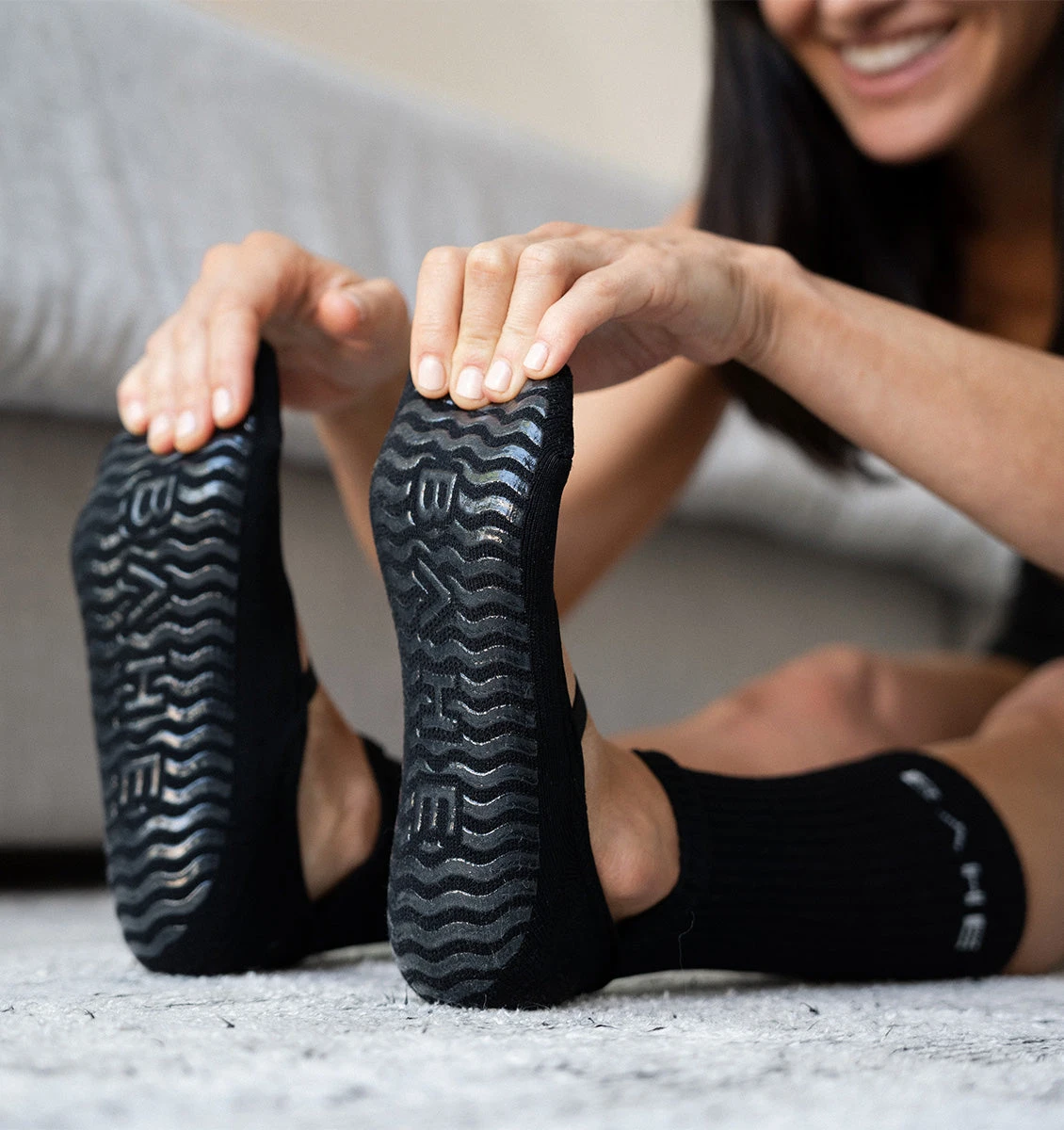 BAHE Studio Grippy Barre Socks - Anthracite 7 BAHE Studio Grippy Barre Socks - Anthracite - Image 5