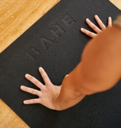 BAHE Studio Pilates Mat - 5mm - Anthracite 20 BAHE Studio Pilates Mat - 5mm - Anthracite -Fitness Supplies Store BAHE Studio Pilates Mat 5mm Anthracite Lifestyle 04