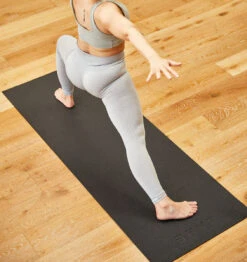 BAHE Studio Pilates Mat - 5mm - Anthracite 21 BAHE Studio Pilates Mat - 5mm - Anthracite -Fitness Supplies Store BAHE Studio Pilates Mat 5mm Anthracite Lifestyle 05