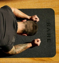 BAHE Studio Pilates Mat - 5mm - Anthracite 22 BAHE Studio Pilates Mat - 5mm - Anthracite -Fitness Supplies Store BAHE Studio Pilates Mat 5mm Anthracite Lifestyle 06