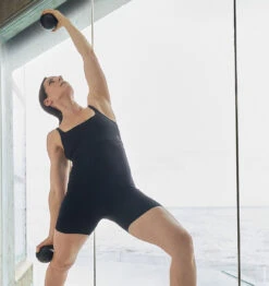 BAHE Toning Balls - 1kg - Anthracite 12 BAHE Toning Balls - 1kg - Anthracite -Fitness Supplies Store BAHE Toning Balls 1kg Anthracite Lifestyle 02