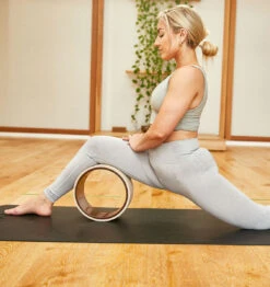 BAHE Yoga Wheel - Dusty Beige - Regular 23 BAHE Yoga Wheel - Dusty Beige - Regular -Fitness Supplies Store BAHE Yoga Wheel Dusty Beige Regular Lifestyle 05