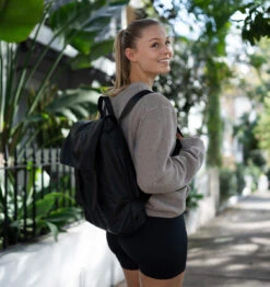 BAHE FoldUP™ Backpack Lite - 17.5L - Anthracite -Fitness Supplies Store BAHE foldUP Backpack Lite 17.5L Anthracite Lifestyle 02