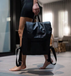 BAHE FoldUP™ Backpack Lite - 17.5L - Anthracite -Fitness Supplies Store BAHE foldUP Backpack Lite 17.5L Anthracite Lifestyle 03