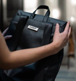 BAHE FoldUP™ Backpack Lite - 17.5L - Anthracite -Fitness Supplies Store BAHE foldUP Backpack Lite 17.5L Anthracite Lifestyle 04