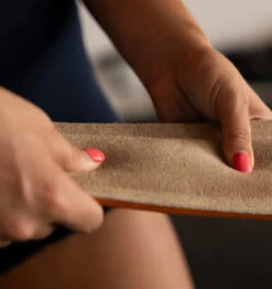 Harbinger 4" Padded Leather Weight Lifting Belt 2.0 - Black 21 Harbinger 4" Padded Leather Weight Lifting Belt 2.0 - Black -Fitness Supplies Store Harbinger 4 inch Padded Leather Weight Lifting Belt 2 0 Black Lifestyle 05