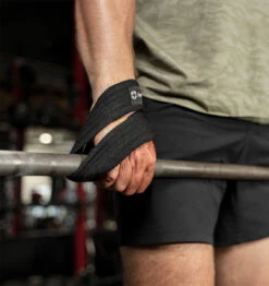 Harbinger Figure-8 Padded Lifting Straps - Black -Fitness Supplies Store Harbinger Figure 8 Padded Lifting Straps Black Lifestyle 05