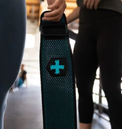 Harbinger Women's 4.5" HexCore Weight Lifting Belt - Light Blue -Fitness Supplies Store Harbinger Hexcore Weight Lifting Belt Womens Light Blue Lifestyle 05