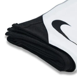 Nike Small Cooling Towel - Black/White 10 Nike Small Cooling Towel - Black/White -Fitness Supplies Store Nike Small Cooling Towel Black White Product 04