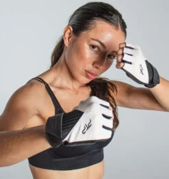 PTP Low-impact Fitness Gloves Luxe - Bone White -Fitness Supplies Store PTP Low impact Fitness Gloves Luxe Bone White Lifestyle 01