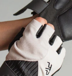 PTP Low-impact Fitness Gloves Luxe - Bone White -Fitness Supplies Store PTP Low impact Fitness Gloves Luxe Bone White Lifestyle 02