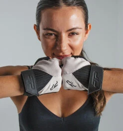 PTP Low-impact Fitness Gloves Luxe - Bone White -Fitness Supplies Store PTP Low impact Fitness Gloves Luxe Bone White Lifestyle 04