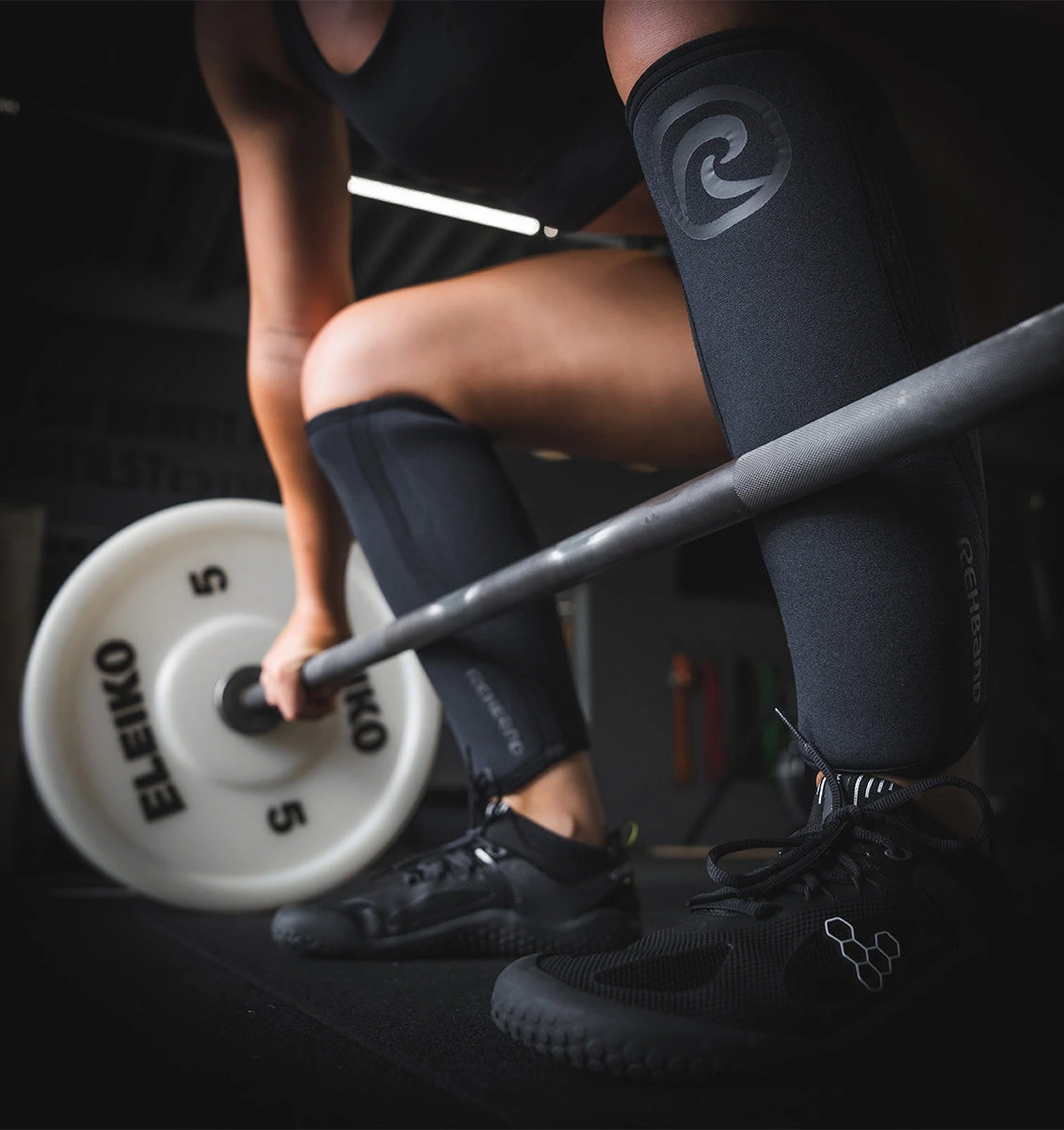 Rehband RX Shin/Calf Sleeve - 5mm - Carbon/Black 8 Rehband RX Shin/Calf Sleeve - 5mm - Carbon/Black - Image 6