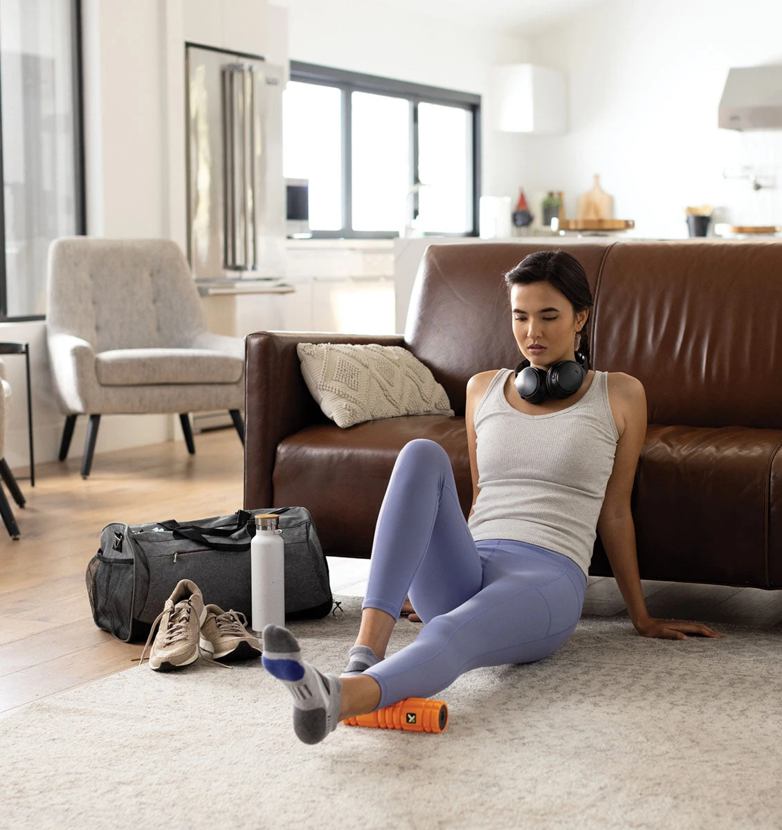 TriggerPoint NANO VIBE Vibrating Foam Roller - 7.5" - Orange 12 TriggerPoint NANO VIBE Vibrating Foam Roller - 7.5" - Orange - Image 10