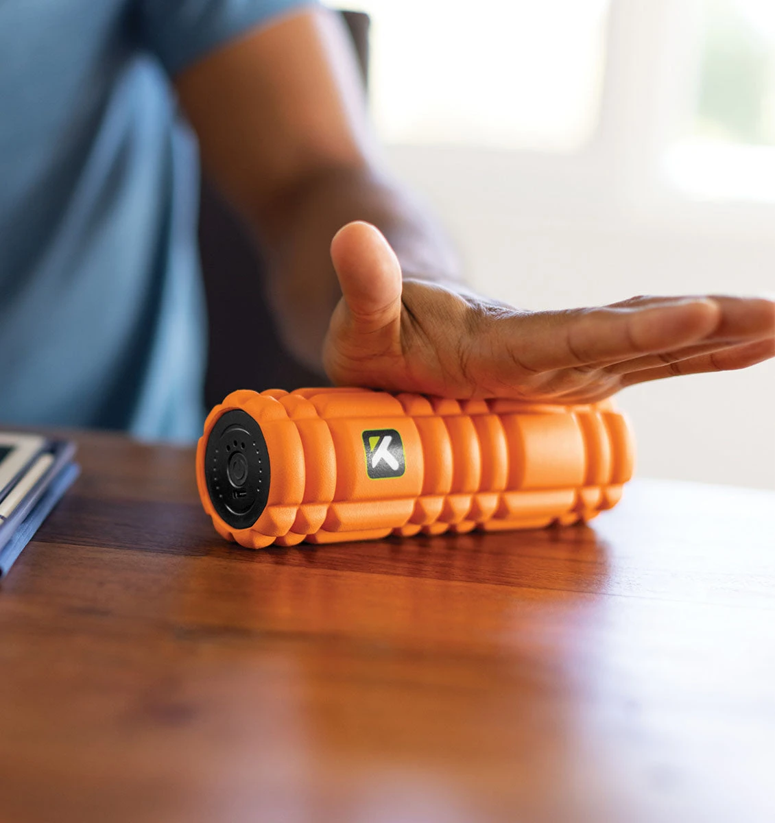 TriggerPoint NANO VIBE Vibrating Foam Roller - 7.5" - Orange 16 TriggerPoint NANO VIBE Vibrating Foam Roller - 7.5" - Orange - Image 14