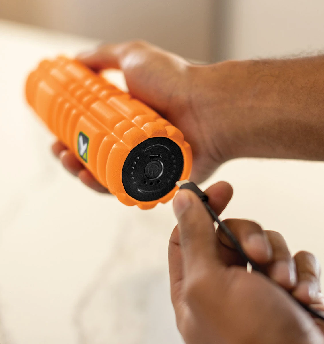 TriggerPoint NANO VIBE Vibrating Foam Roller - 7.5" - Orange 22 TriggerPoint NANO VIBE Vibrating Foam Roller - 7.5" - Orange - Image 20