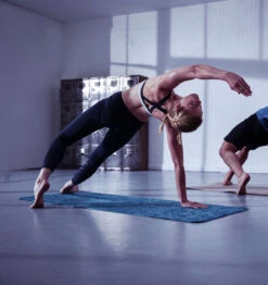 Adidas Camo Yoga Mat - 5mm - Raw Steel Blue 16 Adidas Camo Yoga Mat - 5mm - Raw Steel Blue -Fitness Supplies Store adidas Camo Yoga Mat 5mm Raw Steel Blue Lifestyle 01