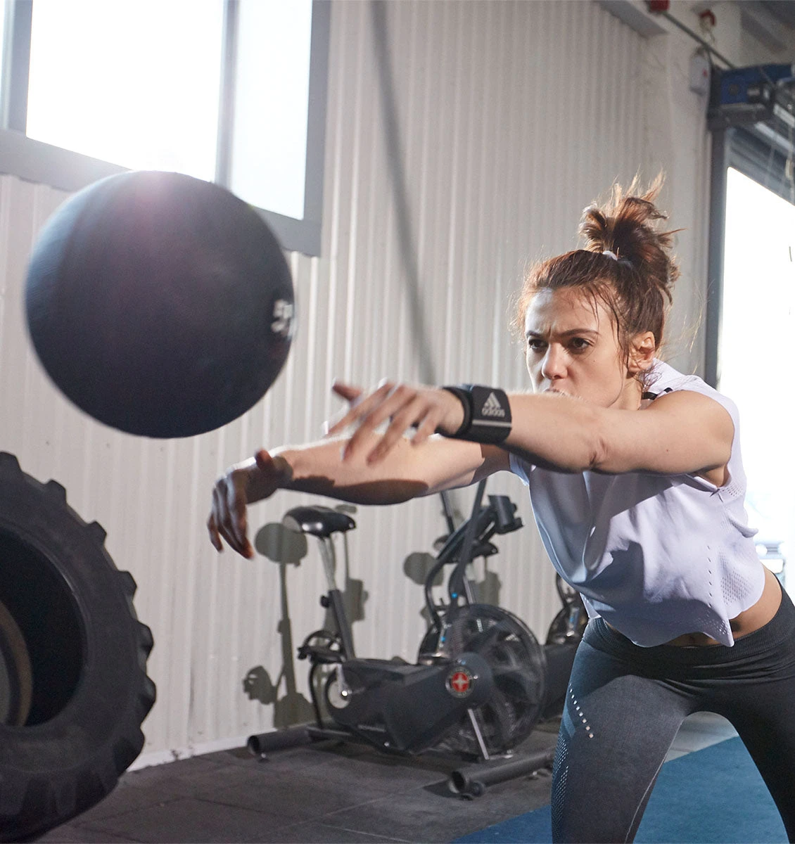 Adidas 19" Universal Wrist Support Wrap - Grey 8 Adidas 19" Universal Wrist Support Wrap - Grey - Image 6